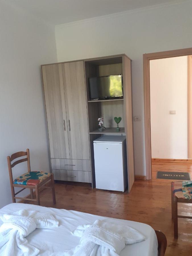 Gezos Apartment Himare Exterior foto