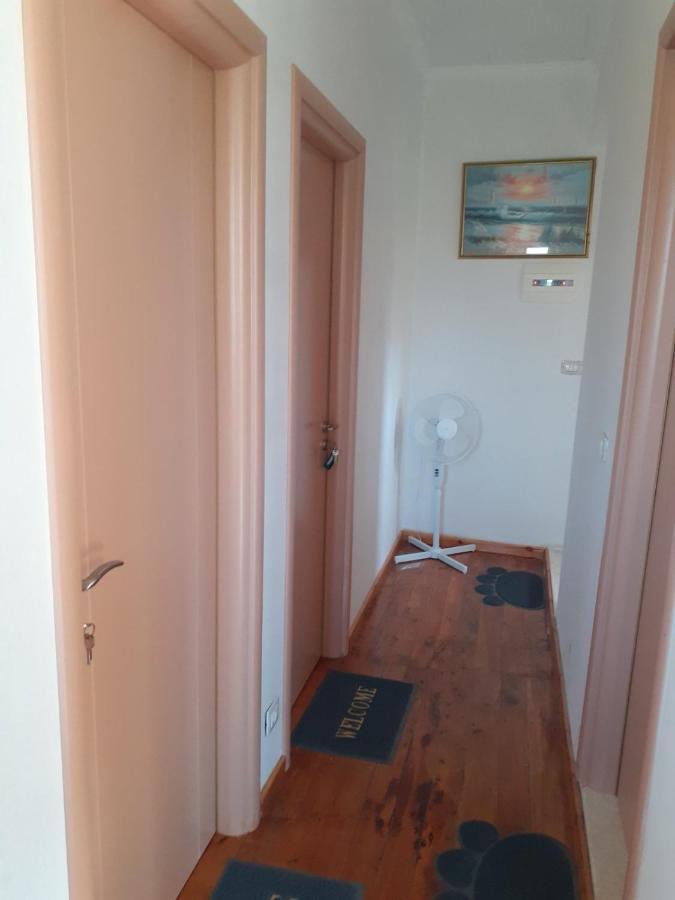 Gezos Apartment Himare Exterior foto
