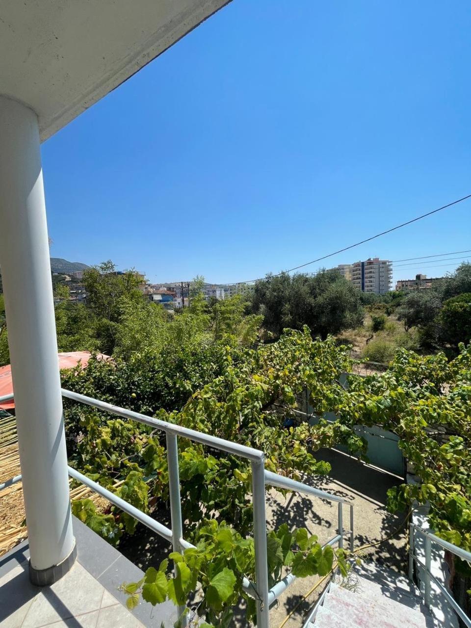 Gezos Apartment Himare Exterior foto