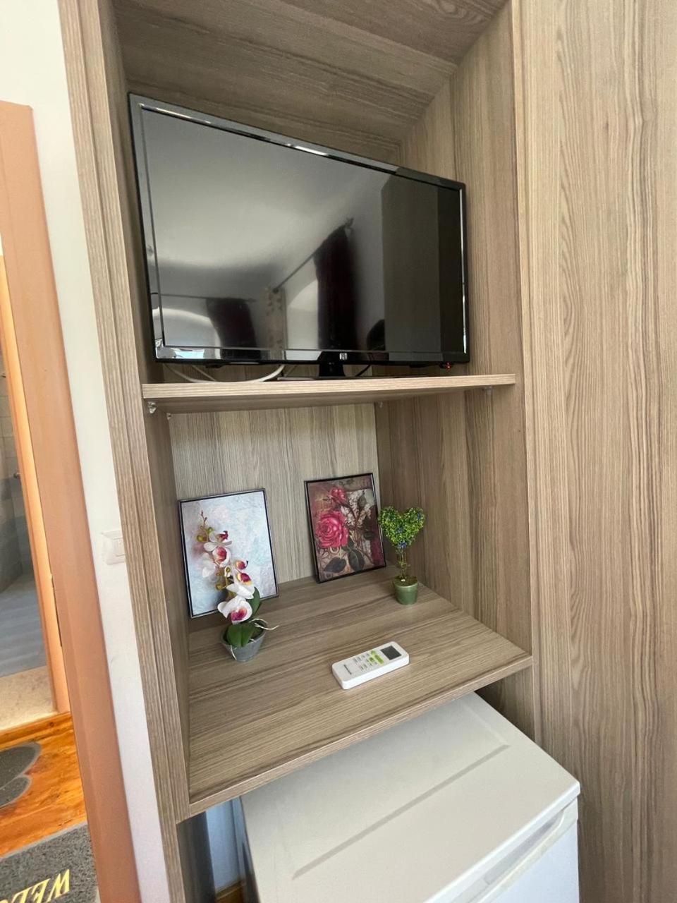 Gezos Apartment Himare Exterior foto