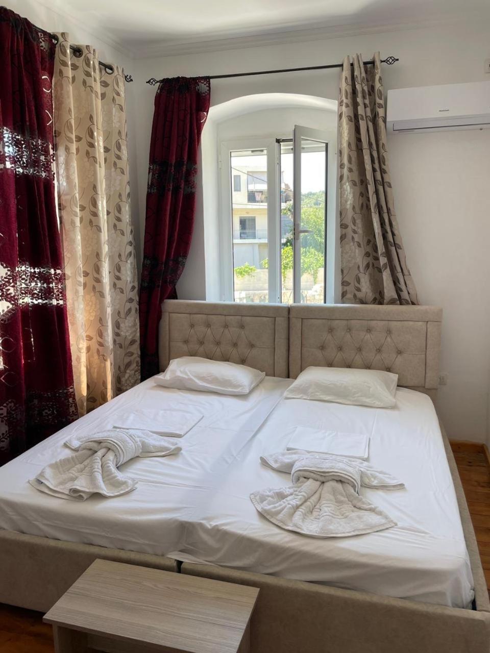 Gezos Apartment Himare Exterior foto