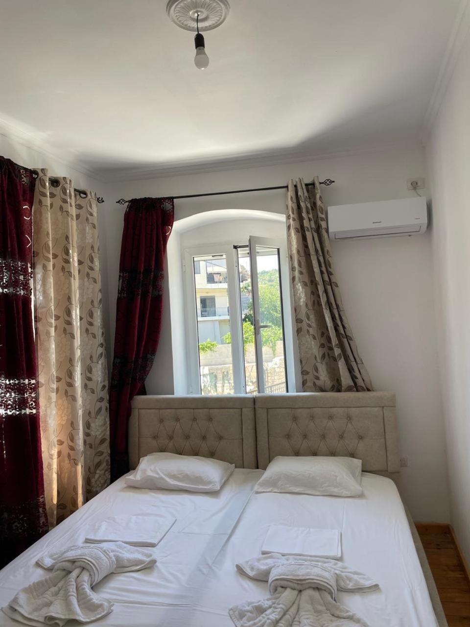 Gezos Apartment Himare Exterior foto