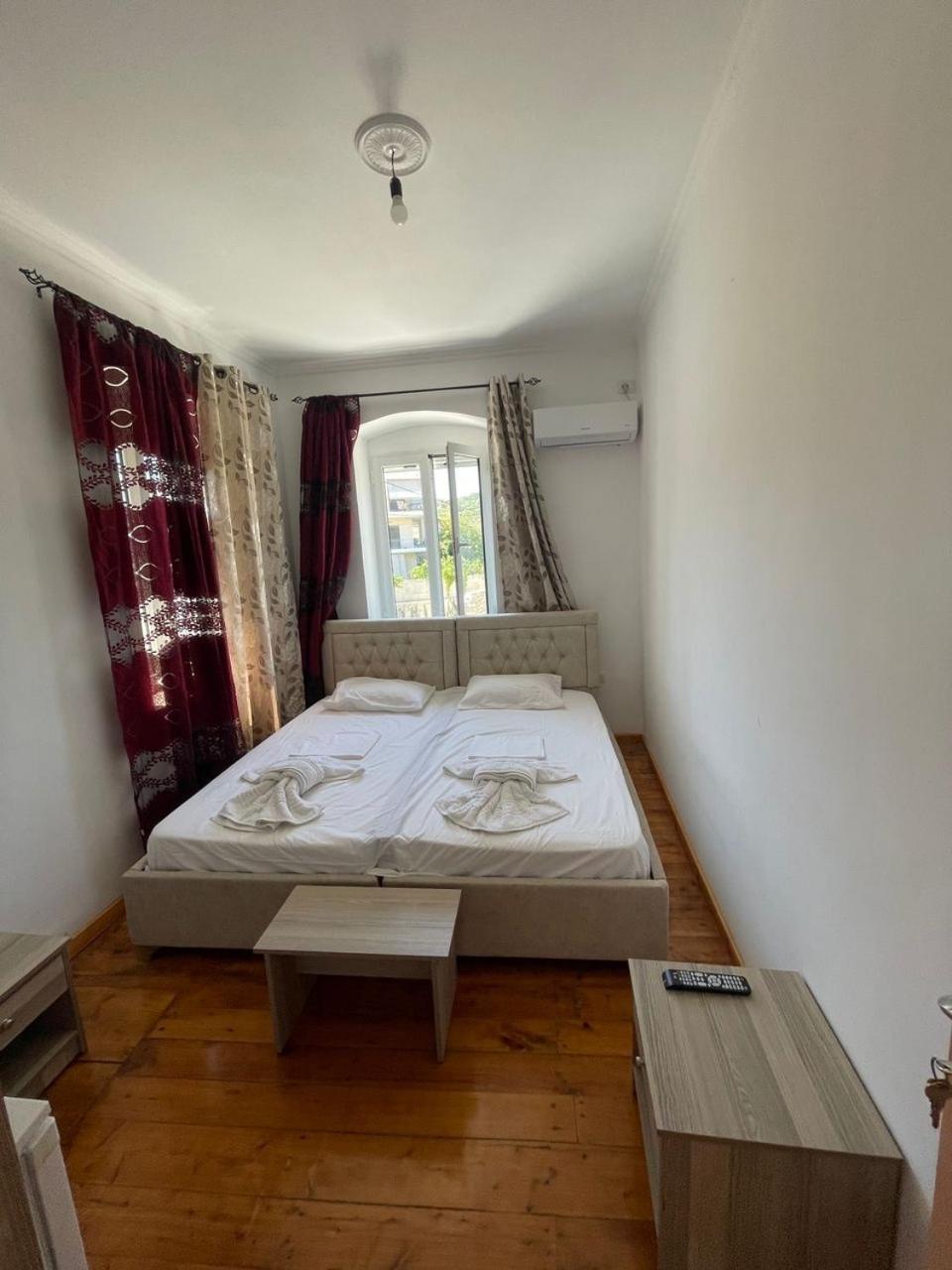 Gezos Apartment Himare Exterior foto
