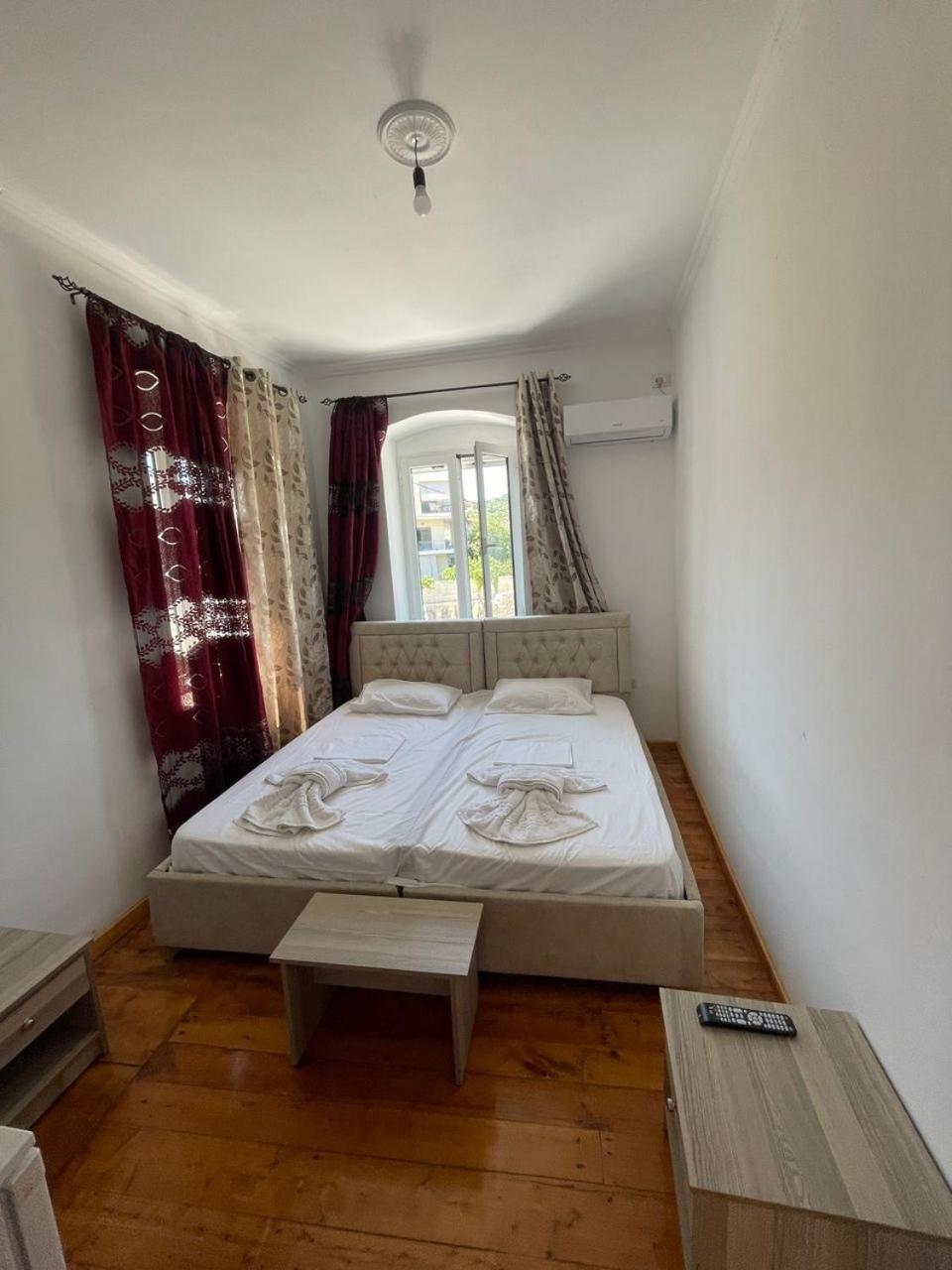 Gezos Apartment Himare Exterior foto