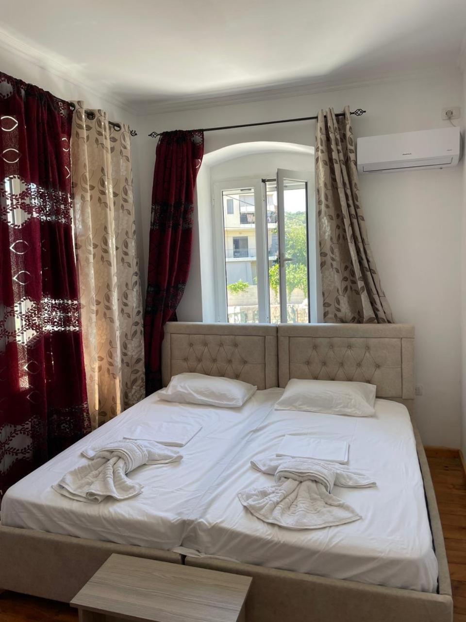Gezos Apartment Himare Exterior foto