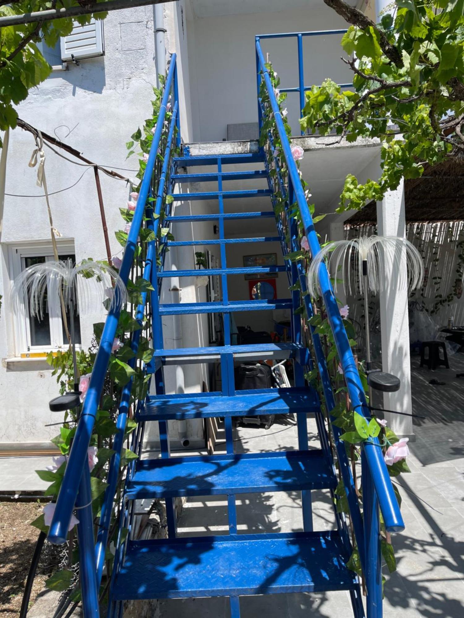 Gezos Apartment Himare Exterior foto