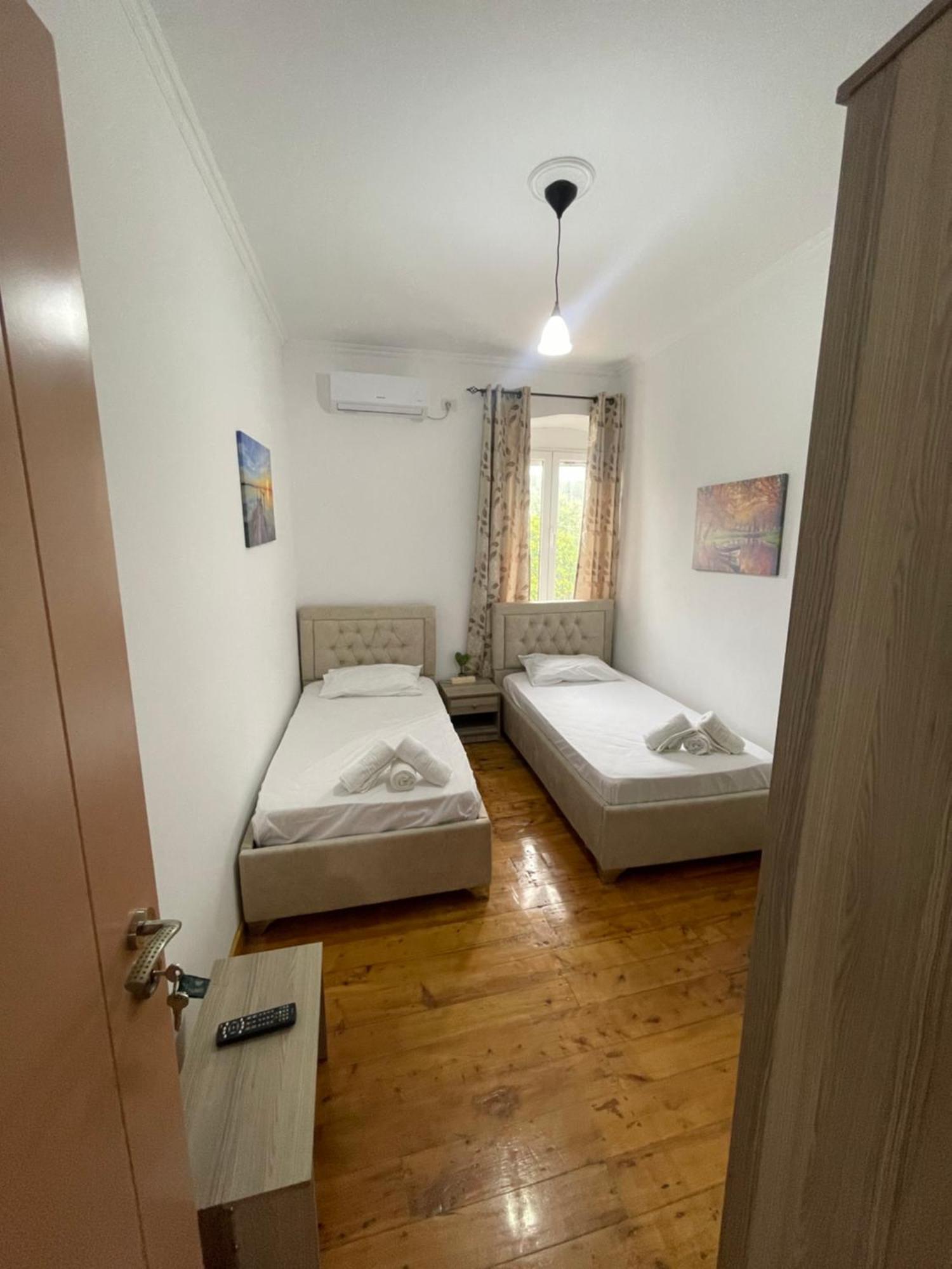 Gezos Apartment Himare Exterior foto